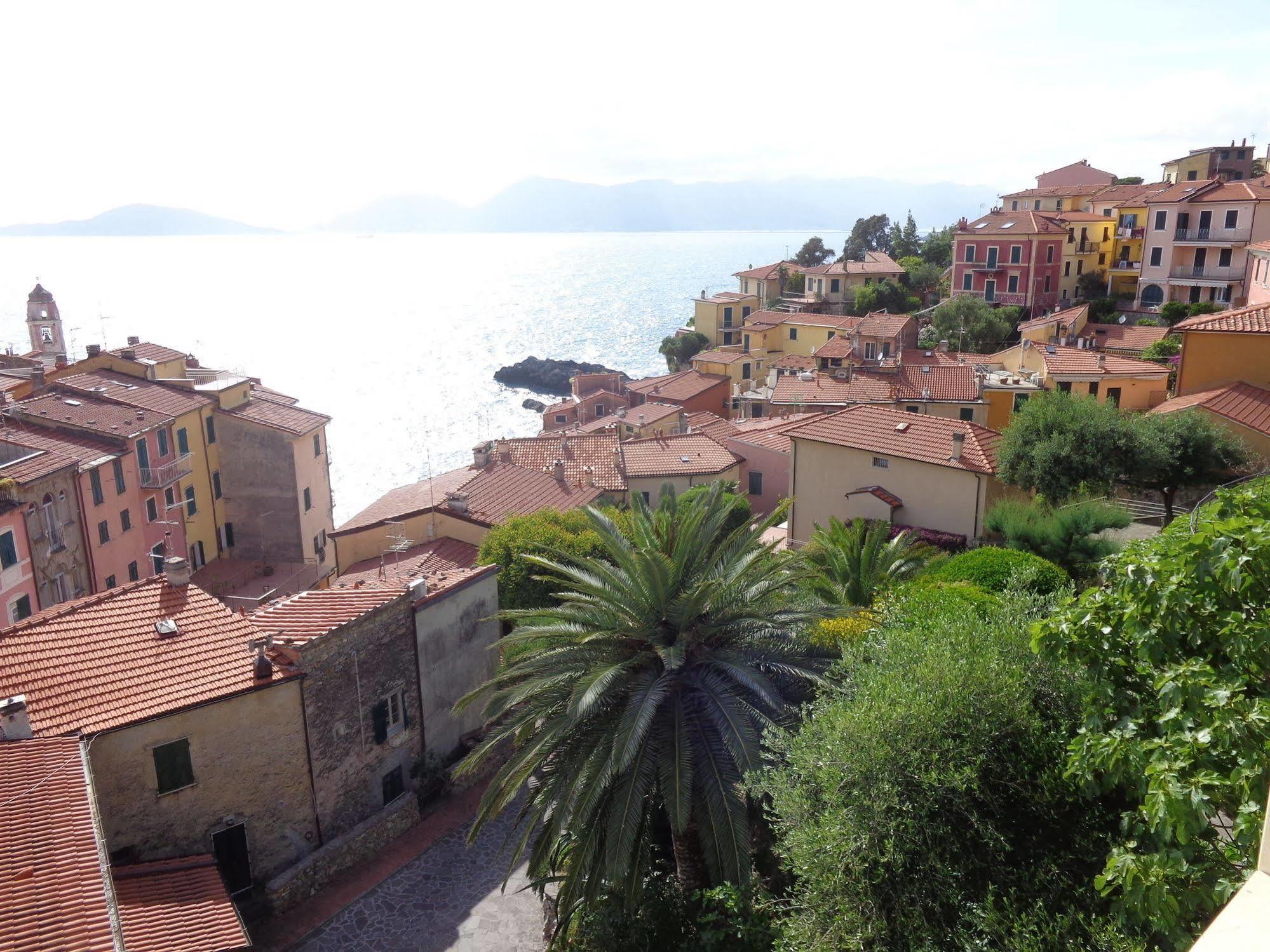 Albergo Delle Ondine Tellaro Exterior photo